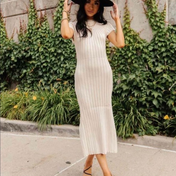 Champagne Bohme Fitted Dress - Picture 3 of 5